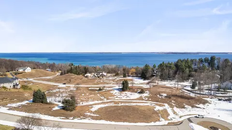 13 S Rolling Hls, Traverse City, MI 49684