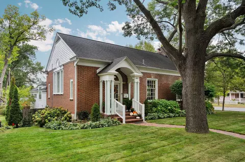 895 Washington, Traverse City, MI 49686