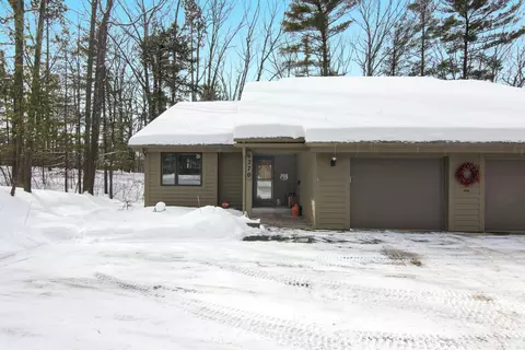 6270 Summit, Traverse City, MI 49686