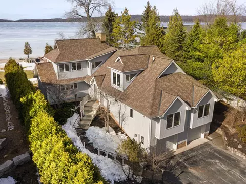 4512 Mollineaux, Frankfort, MI 49635