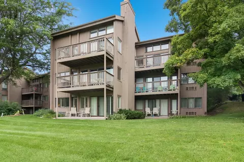 5521 Golfview, Williamsburg, MI 49690