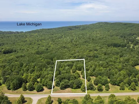 V/l Smith, Onekama, MI 49616