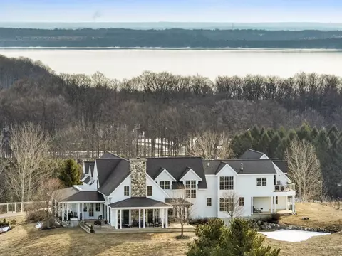 10292 E Ft #1, Suttons Bay, MI 49682