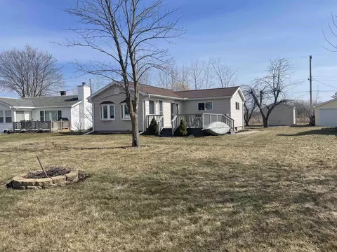 Exterior - 1684 S Riverside, Au Gres, MI 48703 photo 4 of 12