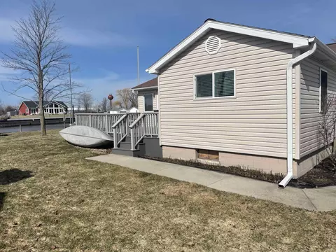 Exterior - 1684 S Riverside, Au Gres, MI 48703 photo 3 of 12