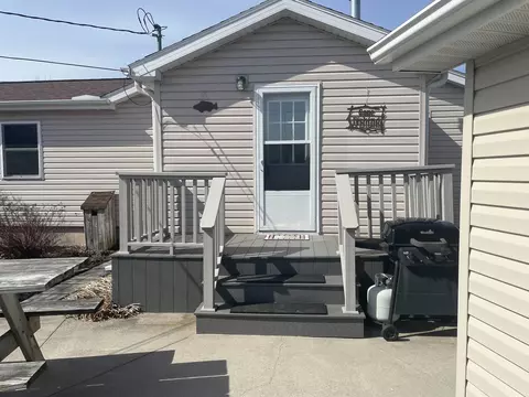 Exterior - 1684 S Riverside, Au Gres, MI 48703 photo 2 of 12