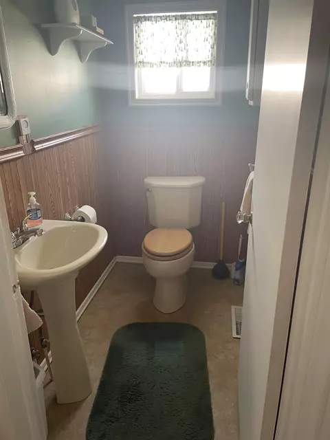Bath - 1684 S Riverside, Au Gres, MI 48703 photo 1 of 8