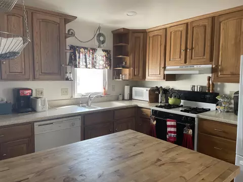 Kitchen - 1684 S Riverside, Au Gres, MI 48703 photo 2 of 4