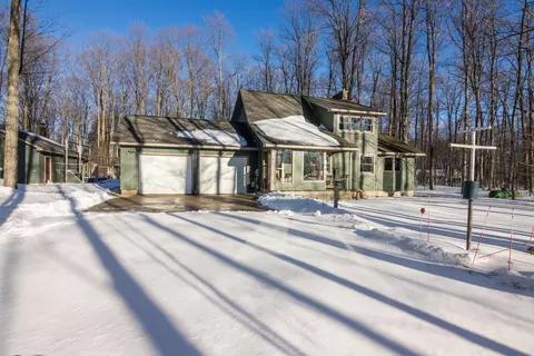 765 S Marshall, Beulah, MI 49617