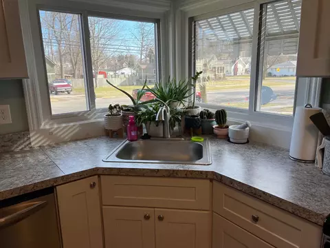 Kitchen - 410 Newark, Ithaca, MI 48847 photo 6 of 7