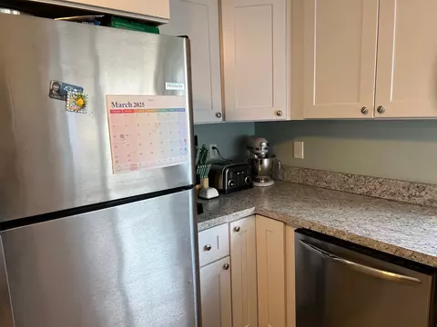 Kitchen - 410 Newark, Ithaca, MI 48847 photo 5 of 7
