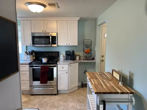 Kitchen - 410 Newark, Ithaca, MI 48847 photo 7 of 7