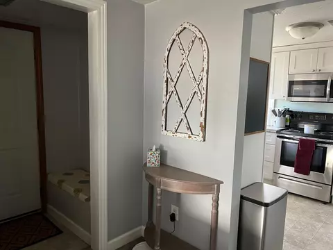 Entry Way - 410 Newark, Ithaca, MI 48847 photo 5 of 5