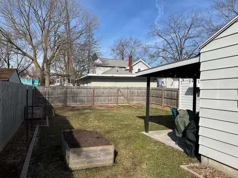 Exterior - 410 Newark, Ithaca, MI 48847 photo 9 of 11
