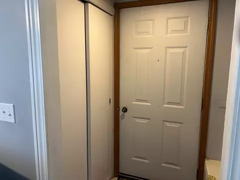 Entry Way - 410 Newark, Ithaca, MI 48847 photo 3 of 5