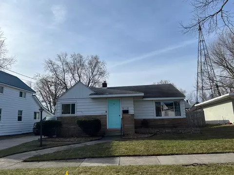 410 Newark, Ithaca, MI 48847