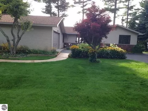 6337 E Hbr, Elk Rapids, MI 49629 photo 35