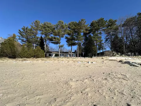 6337 E Hbr, Elk Rapids, MI 49629 photo 4