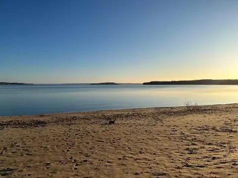 2598 Neahtawanta, Traverse City, MI 49686