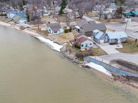 204 John, Lake City, MI 49651