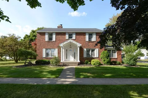 611 E Bay, East Tawas, MI 48730