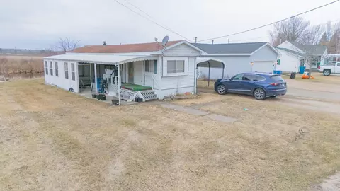 11091 W West Shr, Houghton Lake, MI 48629
