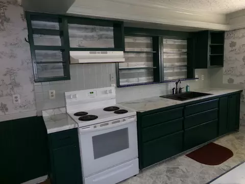 Kitchen - 9685 E Deerfield, Shepherd, MI 48883 photo 3 of 5