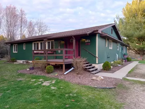 9685 E Deerfield, Shepherd, MI 48883