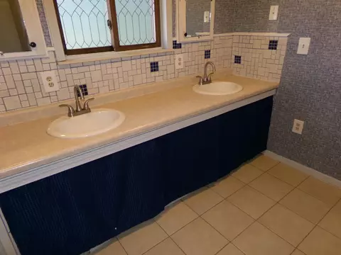 Bath - 9685 E Deerfield, Shepherd, MI 48883 photo 6 of 10