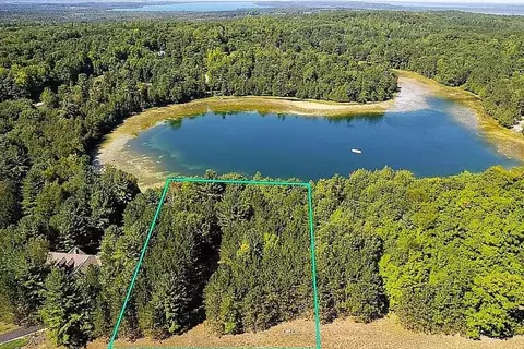 4810 Truax Lk, Williamsburg, MI 49690