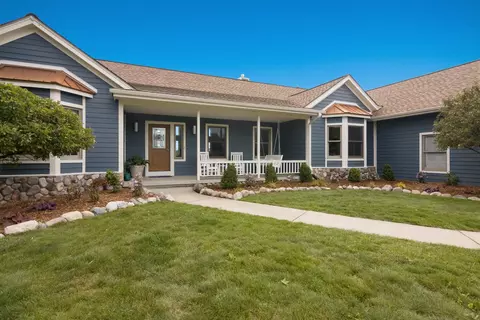 5166 Arrowhead, Williamsburg, MI 49690