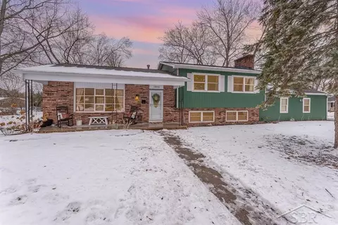 1910 Laurel, Midland, MI 48642
