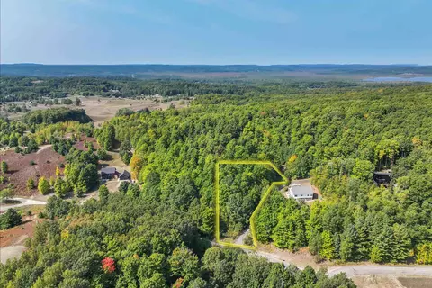 V/l S Cottonwood, Traverse City, MI 49684