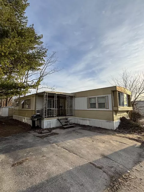 841 Briar Hl, Traverse City, MI 49686