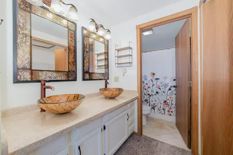 Bath - 5198 Jonathon, Mount Pleasant, MI 48858 photo 2 of 3