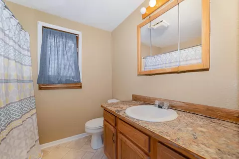 Bath - 5198 Jonathon, Mount Pleasant, MI 48858 photo 3 of 3