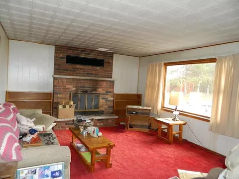 Living - 5735 Parker, Gladwin, MI 48624 photo 1 of 2