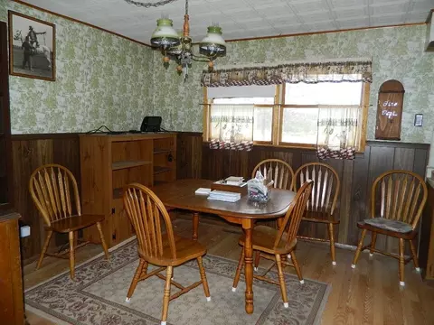 Dining - 5735 Parker, Gladwin, MI 48624 photo 1 of 2