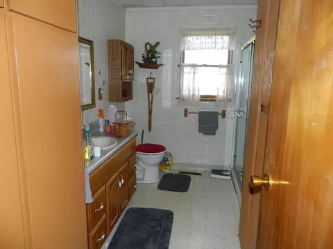 Bath - 5735 Parker, Gladwin, MI 48624 photo 1 of 1
