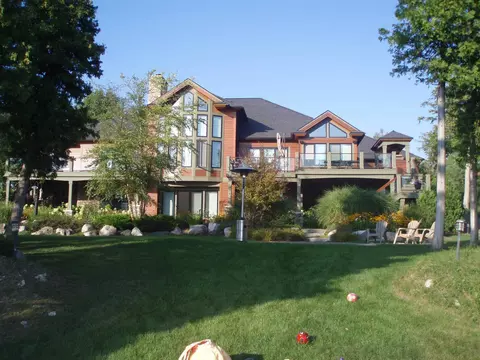 6579 Woods Crk, Charlevoix, MI 49720