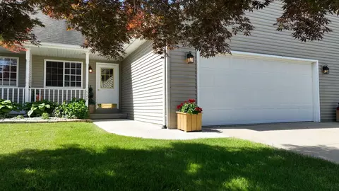 1928 E Oakwood, Mount Pleasant, MI 48858