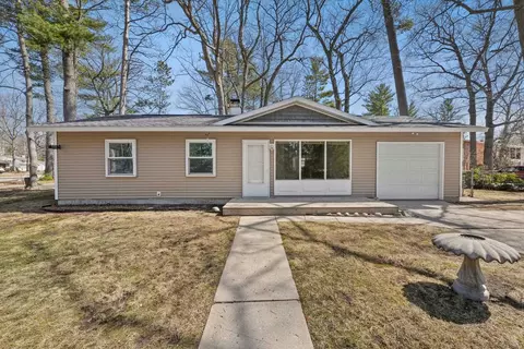 1700 Indian Woods, Traverse City, MI 49686