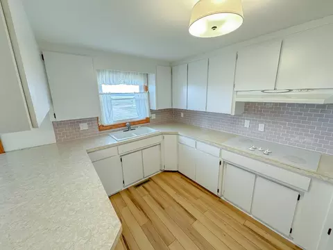 9533 E Denver, Mount Pleasant, MI 48858 photo 7