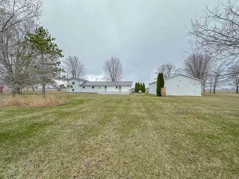 9533 E Denver, Mount Pleasant, MI 48858 photo 4