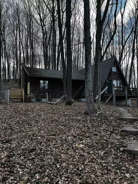 2101 W 18, Mesick, MI 49668