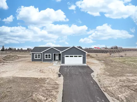 7528 E Mdws, Cedar, MI 49621
