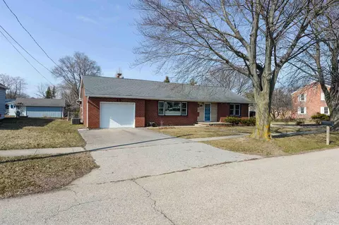 603 E Bay, East Tawas, MI 48730