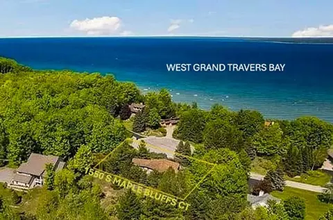 1550 S Maple Blfs, Suttons Bay, MI 49682