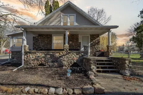 112 W Cottage, Shepherd, MI 48883