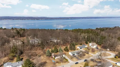 7129 Hilltop, Traverse City, MI 49686